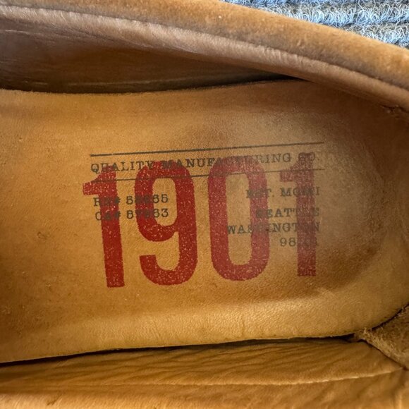 1901 Men’s Tan Nubuck Suede Driving Loafers Moccasins Size 8.5 Slip On